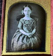 Load image into Gallery viewer, Lot 1840s Daguerreotype Photos Father & Two Daughters