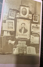 Load image into Gallery viewer, Illinois Photographer JV Hoyer Advertising CDV Photo W Camera Josh Billings Rare