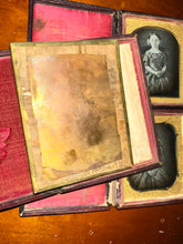 Load image into Gallery viewer, Lot 1840s Daguerreotype Photos Father & Two Daughters