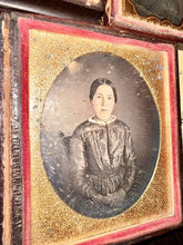 Load image into Gallery viewer, Lot of Antique Photo inc ID'd New Hampshire Girl 1840s Daguerreotype Union Case