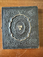 Load image into Gallery viewer, YOUNG CIVIL WAR ARMED SOLDIER CALIFORNIA 1/6 AMBROTYPE ORIGINAL 1860s