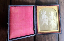 Load image into Gallery viewer, 1/6 Daguerreotype Women, Sisters Wearing Shawls & Bonnets, Holding Purses