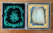 Load image into Gallery viewer, 1/6 Sealed Daguerreotype Photo Pretty Woman GREAT HAIR & Jewelry PB Case 1850s