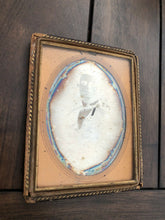Load image into Gallery viewer, sealed 1/4 daguerreotype of a man, 1850s