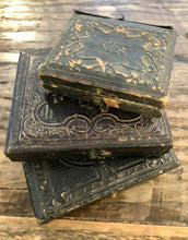 Load image into Gallery viewer, antique photo lot daguerreotype & tintypes of women