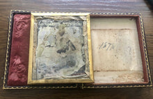 Load image into Gallery viewer, 1/6 Daguerreotype Three Little Girls, Sisters. Nice Dancers Case