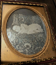 Load image into Gallery viewer, 1/6 Post Mortem Daguerreotype Baby Lying on Quilt 1850s Photo