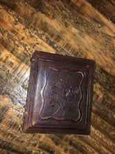 Load image into Gallery viewer, Lot Of Two Daguerreotype Photo 1840s, 1850s 1/4 Painting + Sealed 1/6 Man