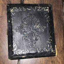 Load image into Gallery viewer, Mom & Child Daguerreotype Nice Affectionate Pose! 1/6 Plate Dag