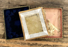 Load image into Gallery viewer, 1/6 1850s Daguerreotype Photo Pretty Woman Holding Sleeping Baby, Unusual