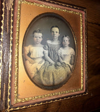 Load image into Gallery viewer, 1/6 Daguerreotype Three Little Girls, Sisters. Nice Dancers Case