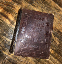 Load image into Gallery viewer, Lot Of Two Daguerreotype Photo 1840s, 1850s 1/4 Painting + Sealed 1/6 Man