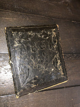 Load image into Gallery viewer, 1840s Daguerreotype Very Old Quaker Woman in Bonnet, Poss Post Mortem (3240b)