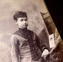 Load image into Gallery viewer, TWO Sad Girls Holding Photos Of Siblings - Memorial / Mourning Int - PIP