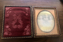 Load image into Gallery viewer, 1/6 Daguerreotype Three Little Girls, Sisters. Nice Dancers Case