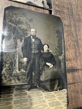 Load image into Gallery viewer, Lot of Civil War 1860s 1870s Tintypes Men Women Philadelphia Pennsylvania Family