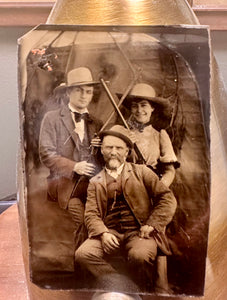 Group of People Holding Guns / Shotgun Smiling Woman & Men 1800s Tintype Photo