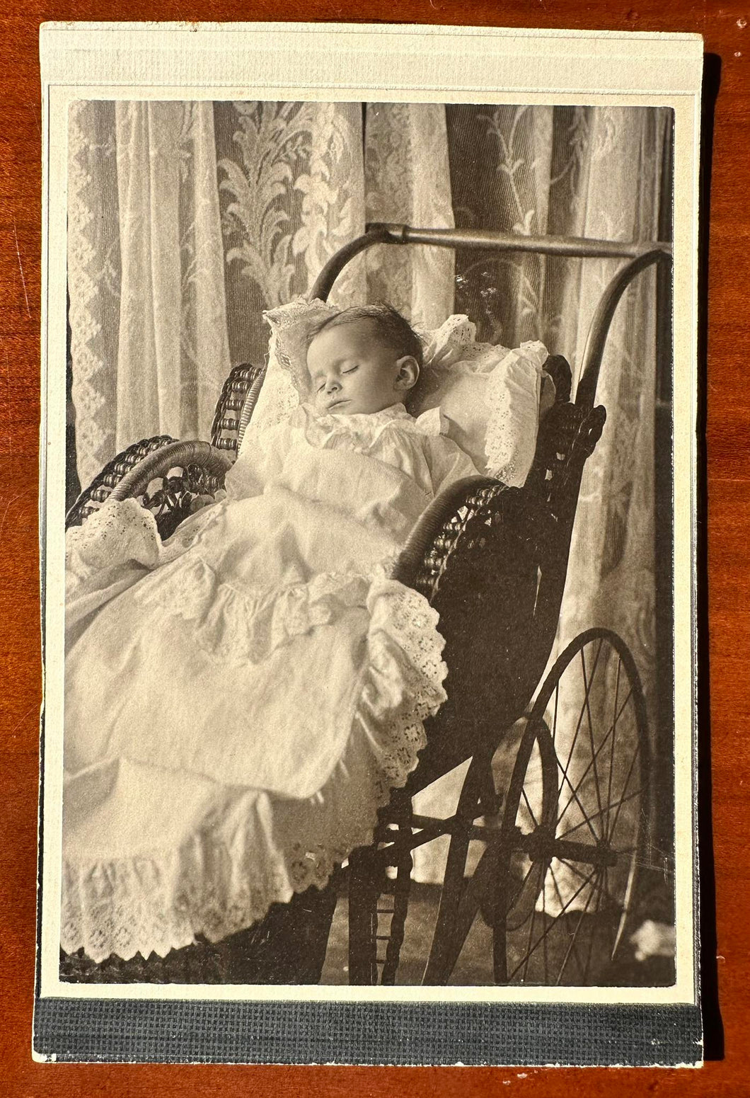 Post Mortem Cabinet Photo, Child in Carriage