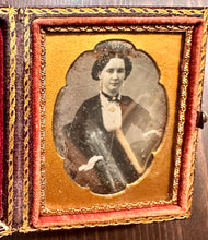 Load image into Gallery viewer, 1850s Daguerreotype Pretty Woman RARE &quot;Dieu et Mon Droit&quot; Photo Case Gurney
