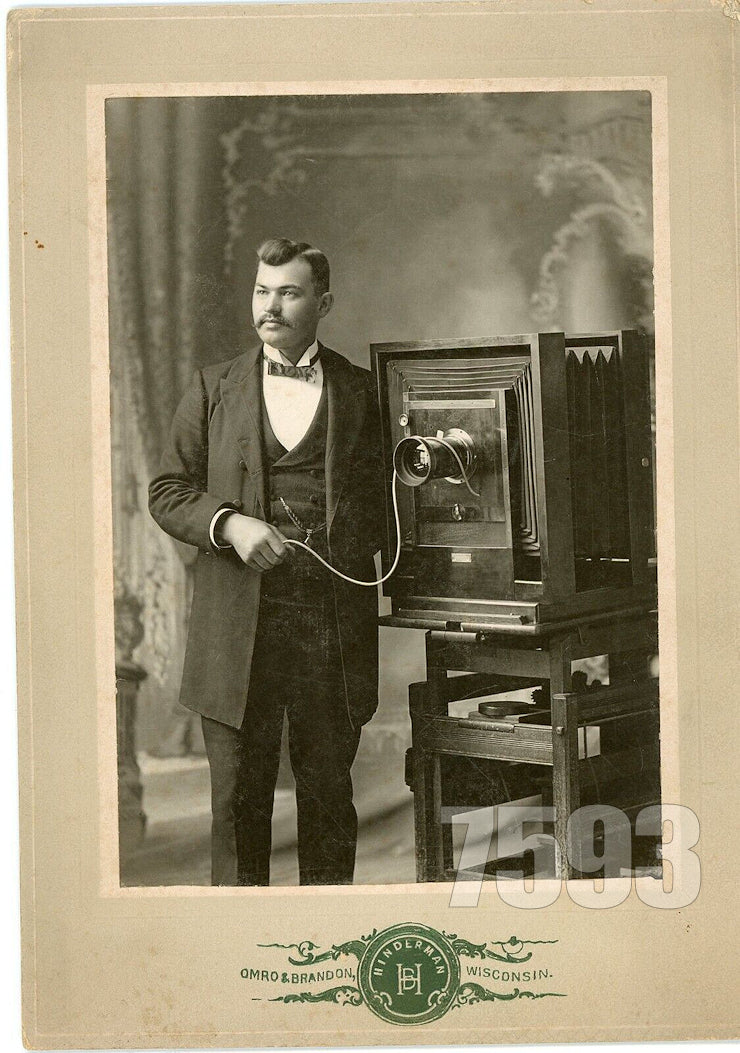 Wisconsin Photographer with Large Camera c1900 Cabinet Photo