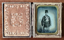 Load image into Gallery viewer, Early War YOUNG Civil War Soldier, Armed, 1/4 Tintype
