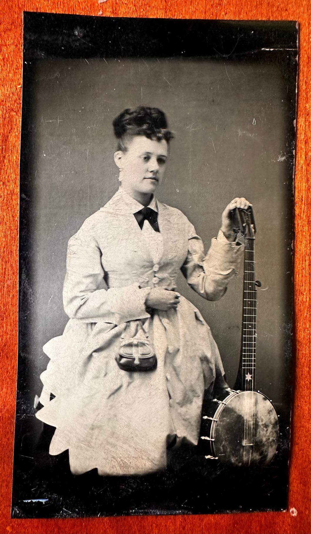 Excellent Tintype FEMALE BANJO PLAYER - Holding Purse! Antique Photo