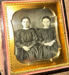 Early 1850s Daguerreotype of Twin Girls / Sisters