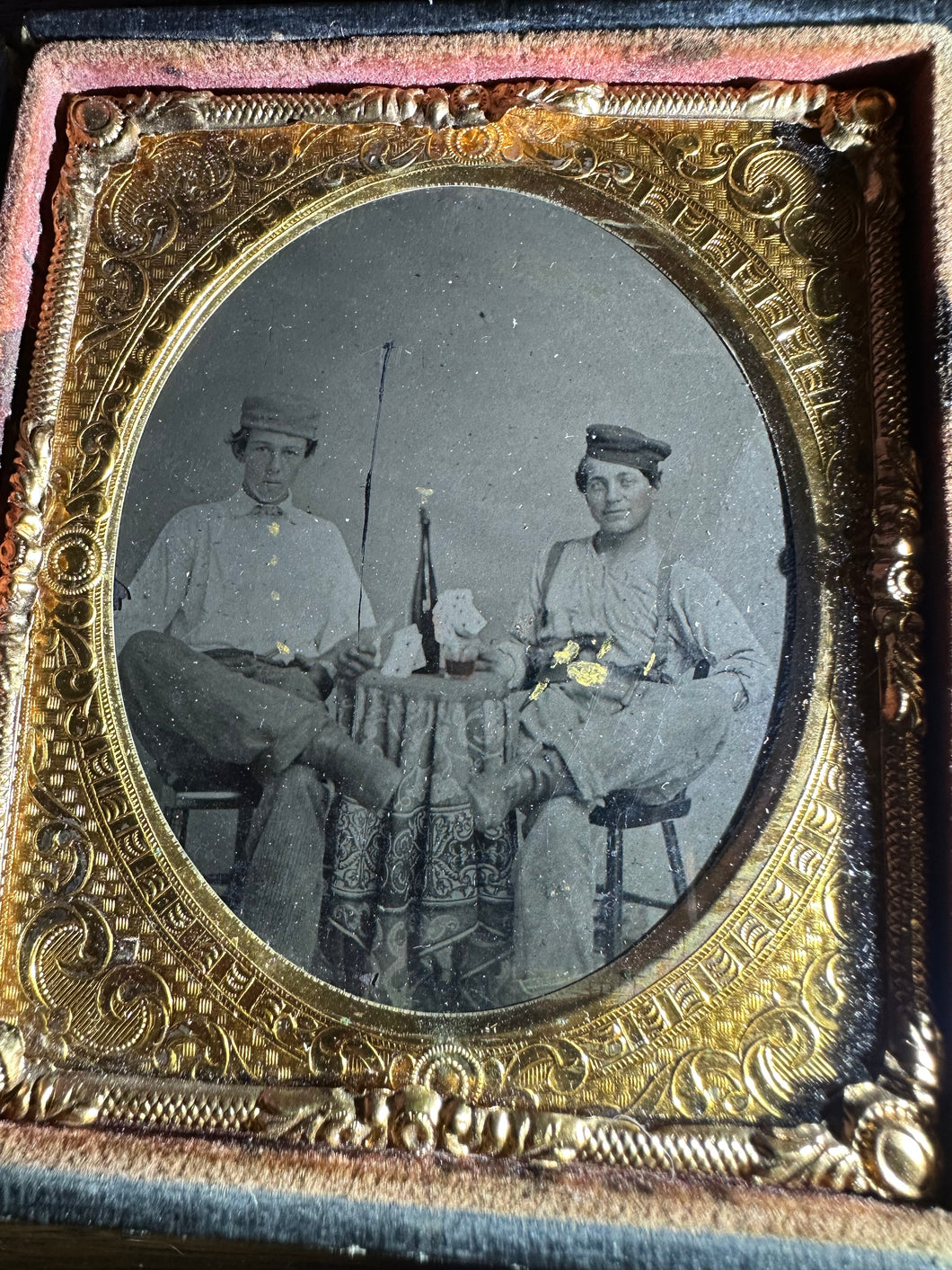 Young Poker Players / Civil War Soldiers? Painted Gold Buttons + Gun 1/6 Tintype