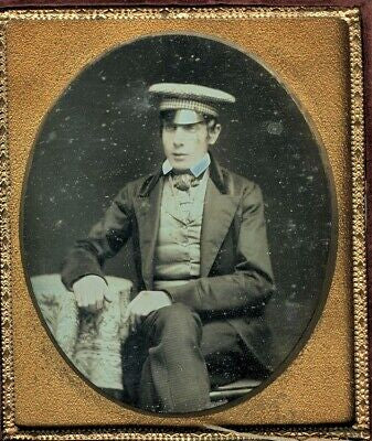 ORIGINAL 1/6 DAGUERREOTYPE PHOTO HANDSOME YOUNG MAN WEARING CHECKERED WHEEL CAP
