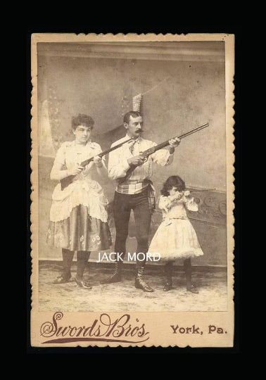WILD WEST SHOW SHARPSHOOTERS CABINET CARD PHOTO - THE BARTLETT FAMILY