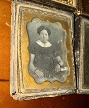 Load image into Gallery viewer, Lot of Ambrotypes &amp; daguerreotypes

