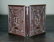 Load image into Gallery viewer, Rare Kinsley &amp; Parker Hinged Thermoplastic 1/6 Photo Case Woman's Face in Flower
