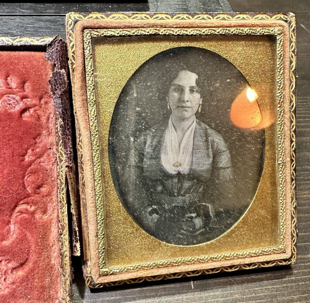 1/6 Sealed Daguerreotype Photo Pretty Woman Gold Jewelry Lock of Memorial Hair