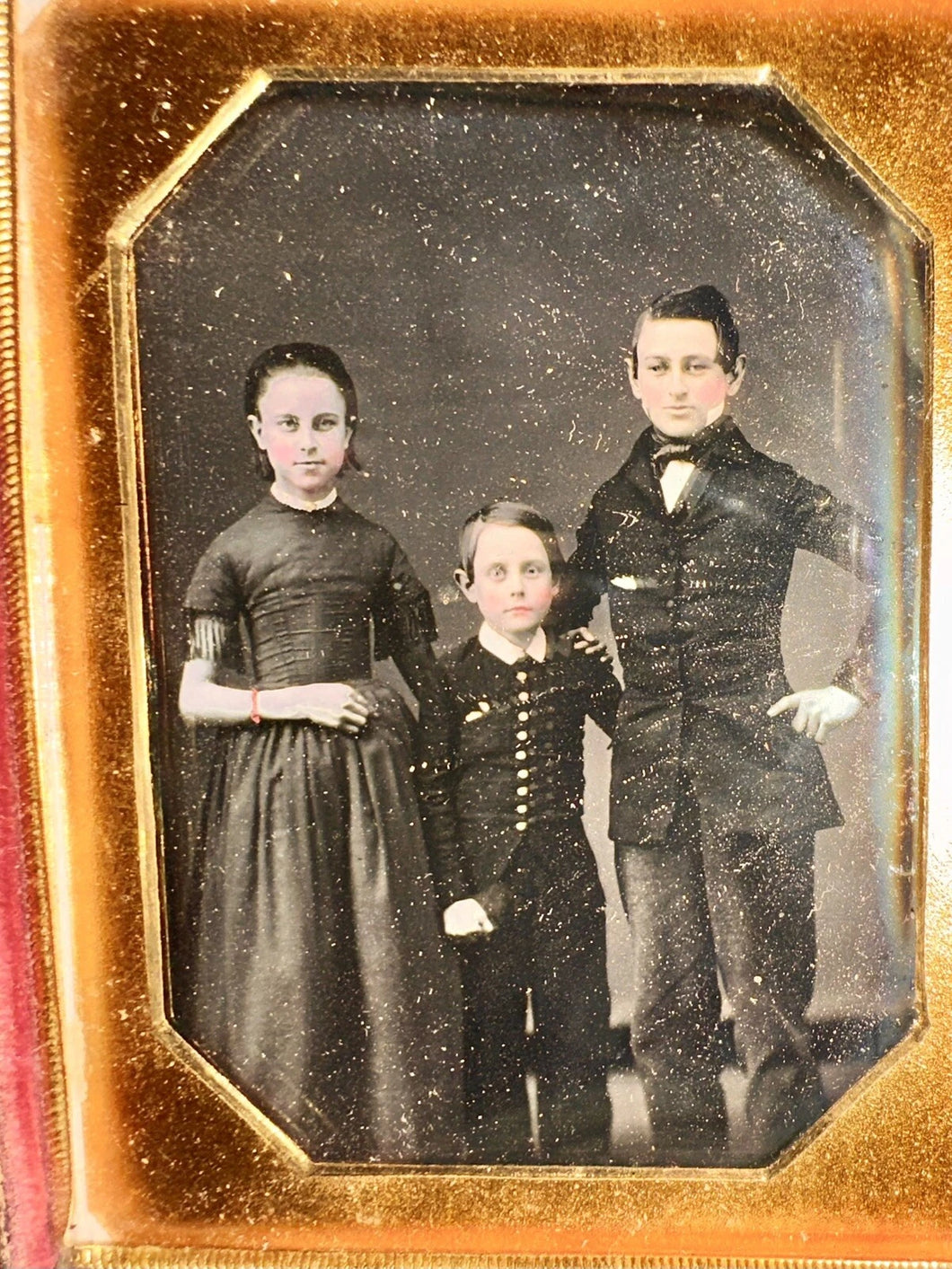 Excellent 1/4 Group Daguerreotype 