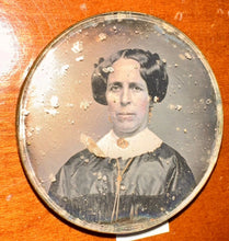 Load image into Gallery viewer, Daguerreotype Miniature Lot Man &amp; Woman / Husband &amp; Wife 1850s Photo for Locket
