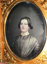 Load image into Gallery viewer, Daguerreotype Set Man &amp; Woman / Husband Wife in Double Case 8268A
