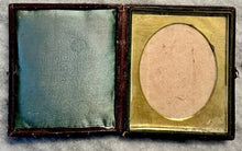 Load image into Gallery viewer, Early 1840s 1/6 Daguerreotype Case Empty Green Pad Like Cornelius Rare
