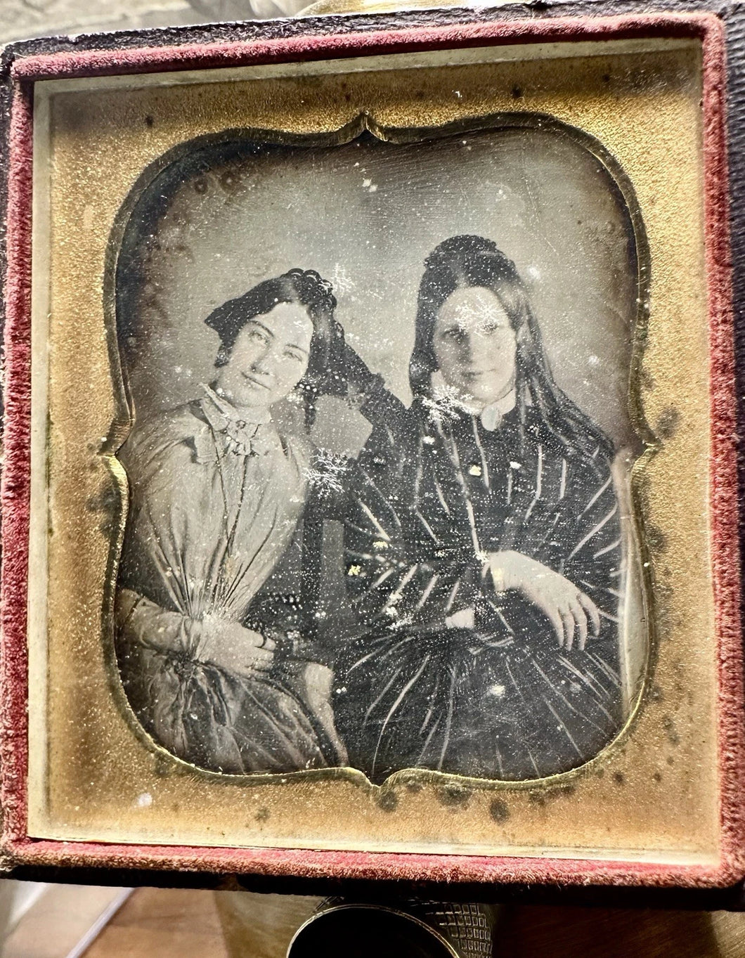 1840s Pretty Women Long Bottle Curls Great Pose Sealed 1/6 Daguerreotype Photo