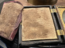 Load image into Gallery viewer, 1850s Sealed Daguerreotype Photo Handsome Man Union Case
