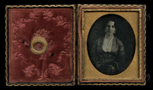 Load image into Gallery viewer, 1/6 Sealed Daguerreotype Photo Pretty Woman Gold Jewelry Lock of Memorial Hair
