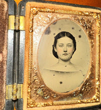 Load image into Gallery viewer, Lot 1/9 Plate Photos Two Ambrotypes of Woman incl Union Case + Painted Backdrop
