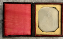 Load image into Gallery viewer, Nice 1840s Daguerreotype Photo Of A Woman With Curls In Hair Sealed 1/6 Plate
