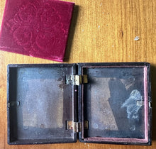 Load image into Gallery viewer, Empty Union Case For 1/6 Daguerreotype Ambrotype Tintype Photos 1850s
