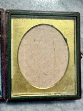 Load image into Gallery viewer, Early 1840s 1/6 Daguerreotype Case Empty Green Pad Like Cornelius Rare
