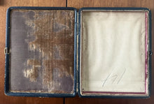 Load image into Gallery viewer, HALF PLATE Empty Leather Daguerreotype Case Pebbled Leather Push Button
