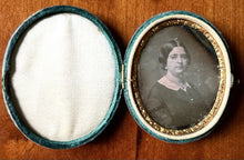 Load image into Gallery viewer, daguerreotype Of woman In Green Velvet Push Button Case 1850s
