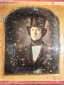 1840s Daguerreotype Man With Abraham Lincoln Beard & Top Hat Rare Leather Case