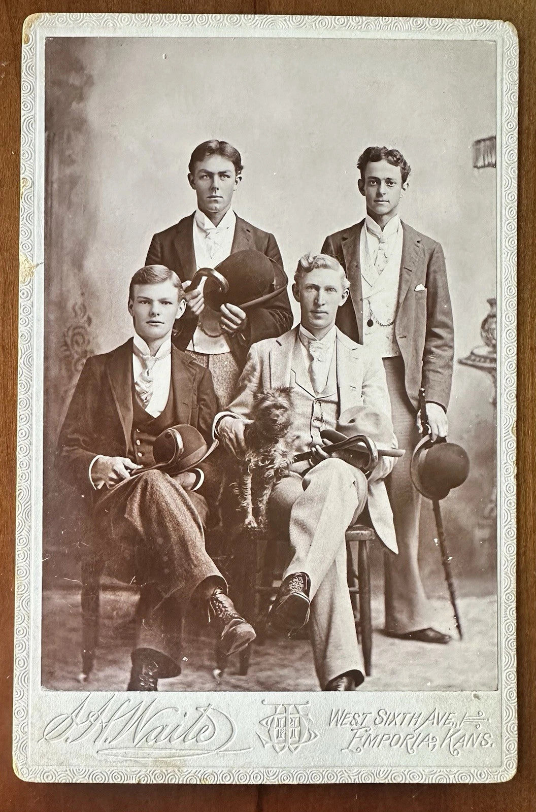 Four Dapper Victorian Men & LITTLE TERRIER DOG 1890S CABINET CARD PHOTO KANSAS