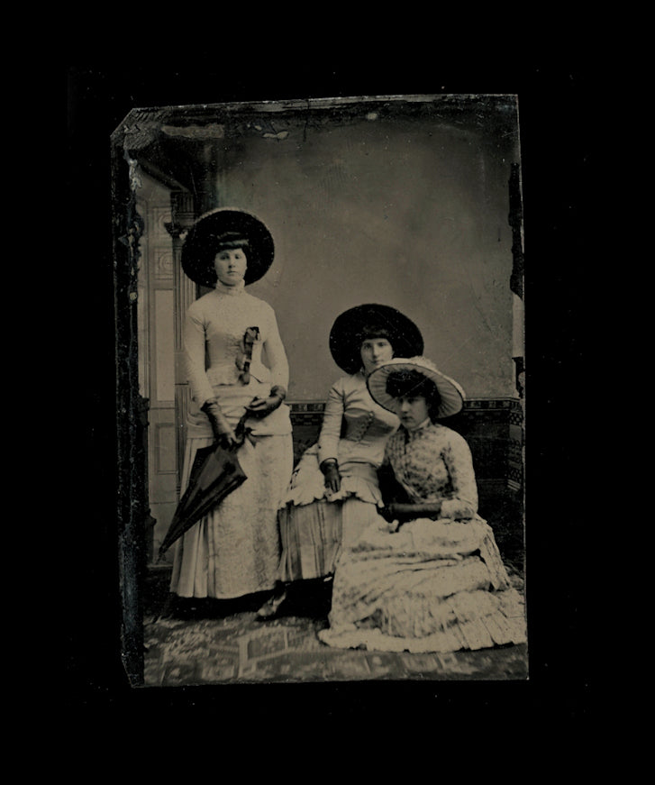 antique tintype photos victorian teen girls women hats parasols 1800s fashion