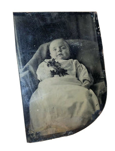 post mortem tintype child holding flowers / open eyes 1860s c1870